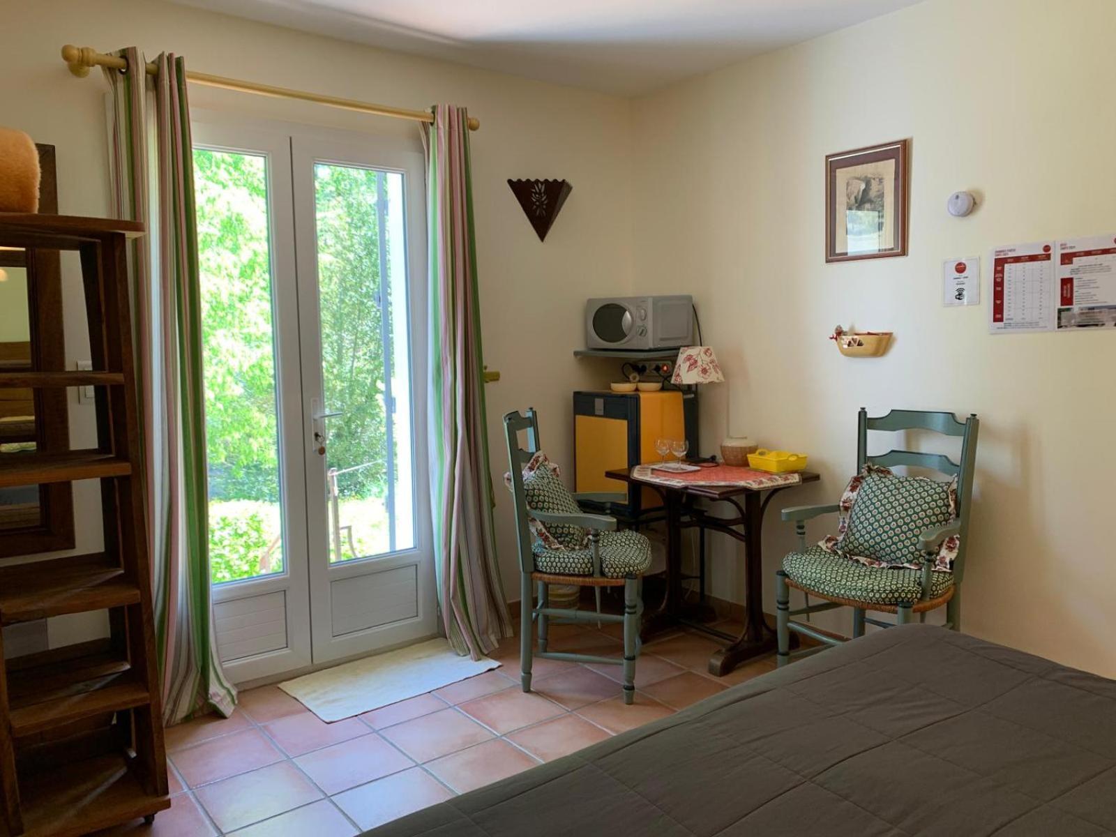 Chambres D'Hotes "La Nesque" Venasque Exterior photo